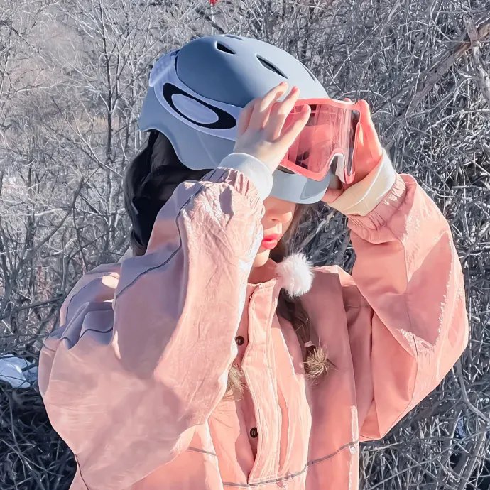 接近无限的白